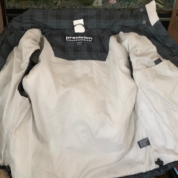Cute Insulated Vest Size by “Precision Mountainwear”    Size L    NWT - Picture 11 of 13